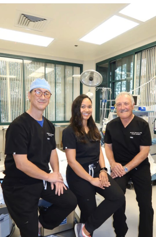 Our plastic surgery team
